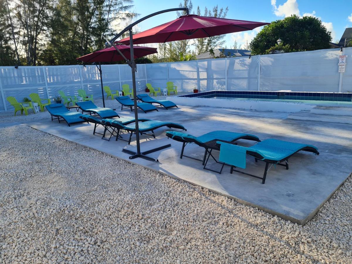 Bell At The Airport Suites Adults Only - Free Airport Transportation Nassau Zewnętrze zdjęcie