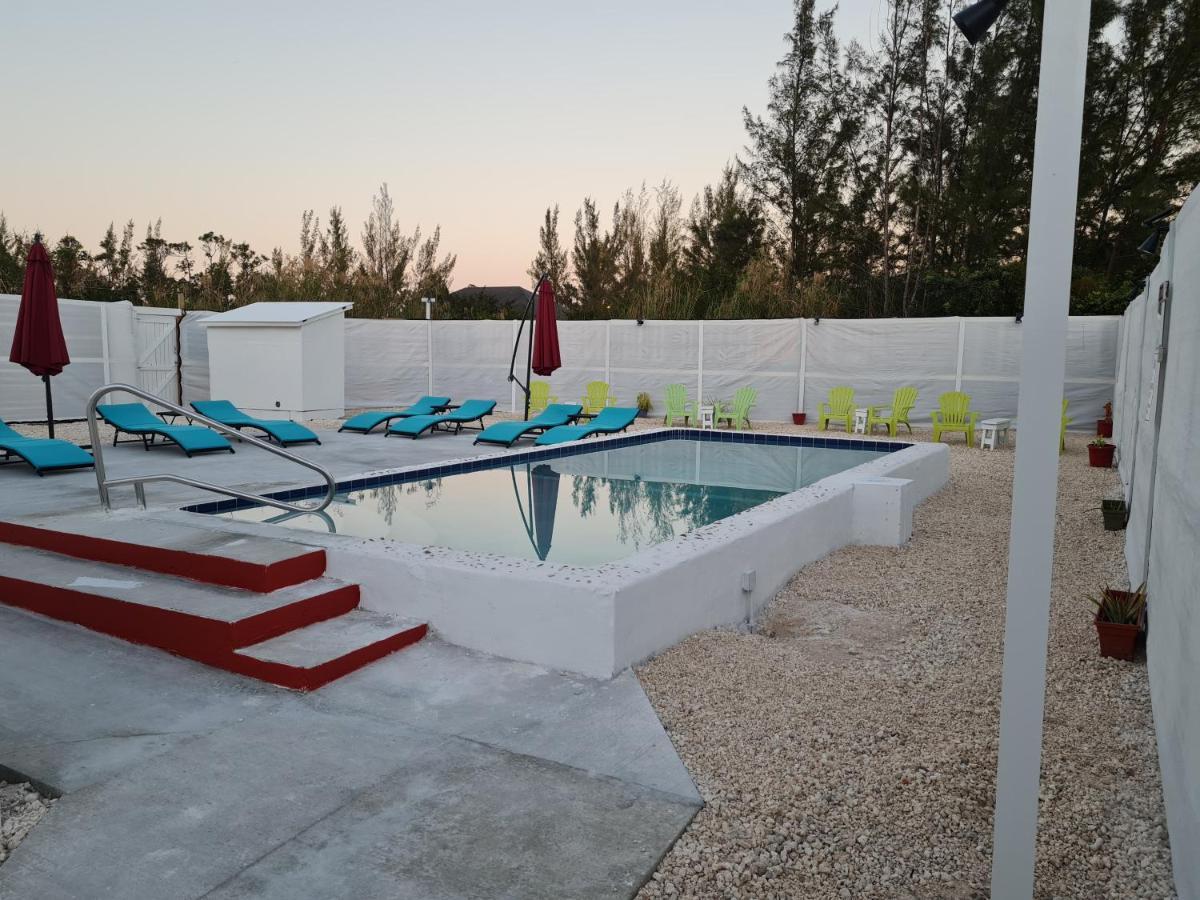 Bell At The Airport Suites Adults Only - Free Airport Transportation Nassau Zewnętrze zdjęcie